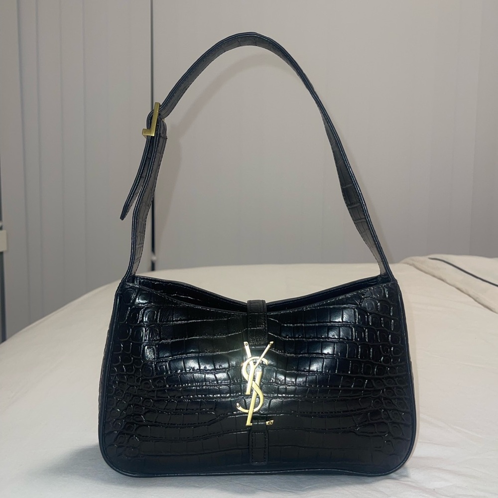 Saint Laurent Black Croc-Embossed Shoulder Bag with Gold Accents Le 5 a 7 ysl M.